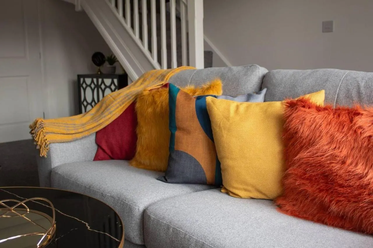 Cosy 2-Bed House In Nottingham Βίλα